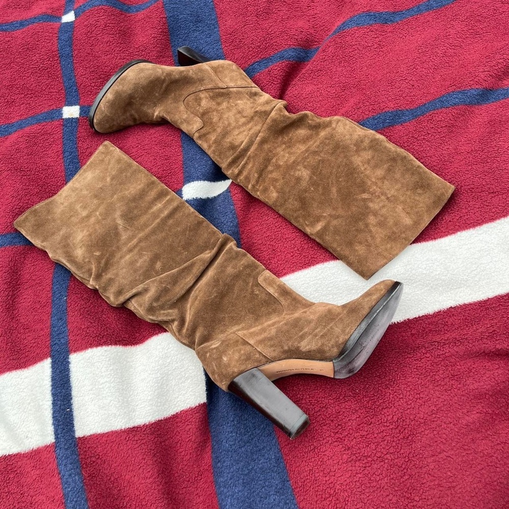 Banana Republic Cute Y2k brown heeled suede slouchy boots
Women’s 6